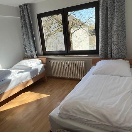 Zimmer Fuer Monteure, Handwerker Oder Reisende Essen Bagian luar foto