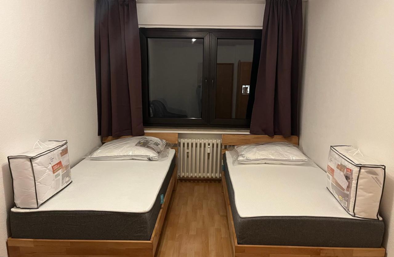 Zimmer Fuer Monteure, Handwerker Oder Reisende Essen Bagian luar foto