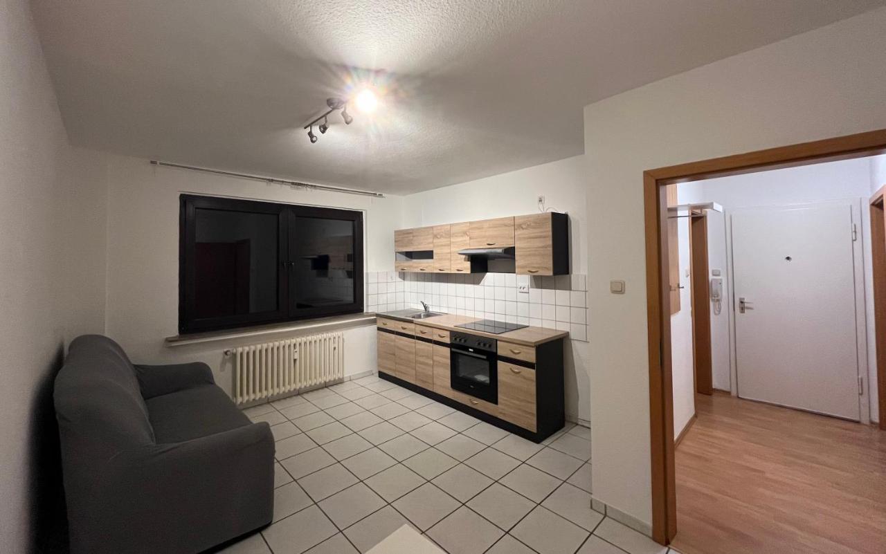 Zimmer Fuer Monteure, Handwerker Oder Reisende Essen Bagian luar foto