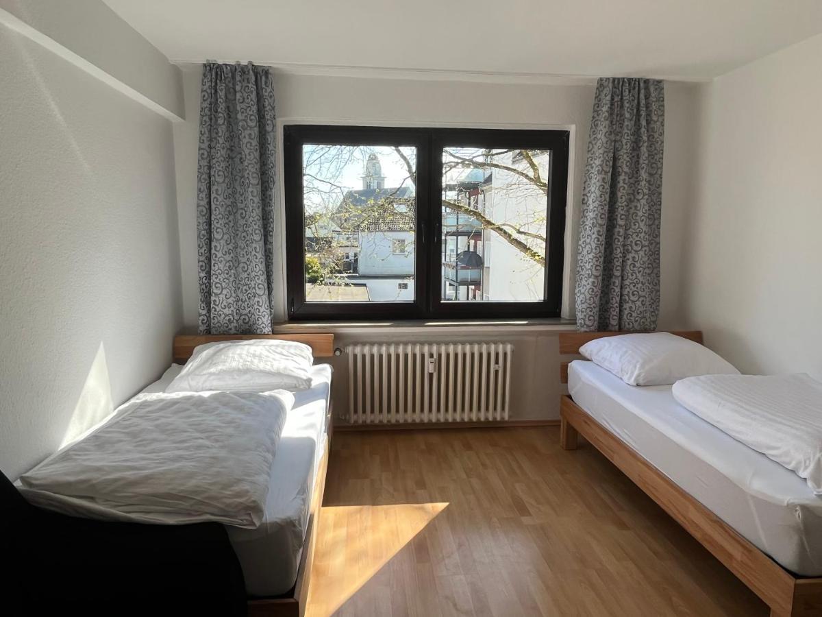 Zimmer Fuer Monteure, Handwerker Oder Reisende Essen Bagian luar foto