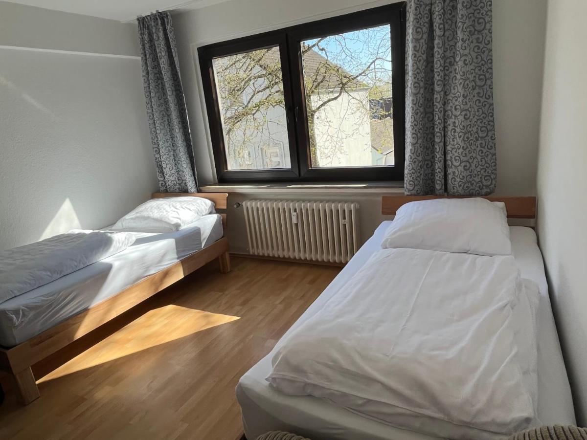 Zimmer Fuer Monteure, Handwerker Oder Reisende Essen Bagian luar foto