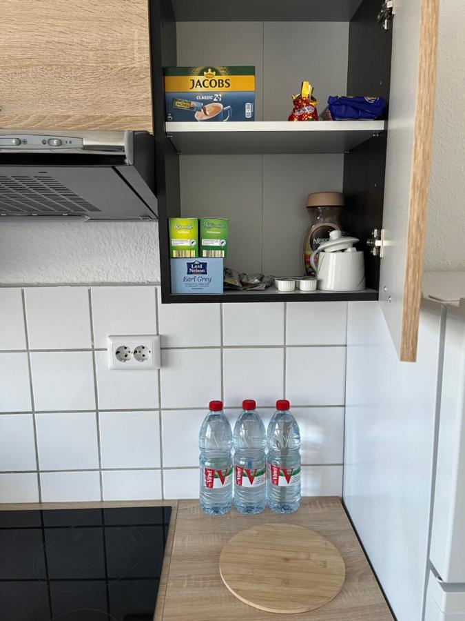Zimmer Fuer Monteure, Handwerker Oder Reisende Essen Bagian luar foto